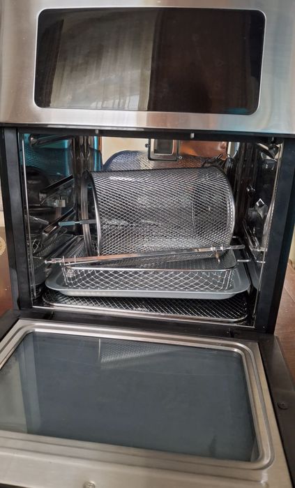мултифункционална фурна с горещ въздух (air fryer oven) от марката Zachvo