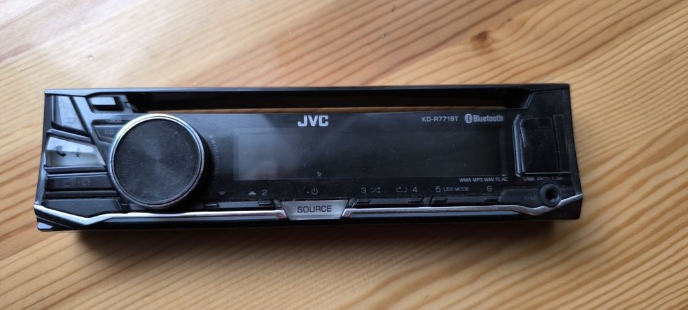 JVC Радио за кола/CD рисийвър с флашка