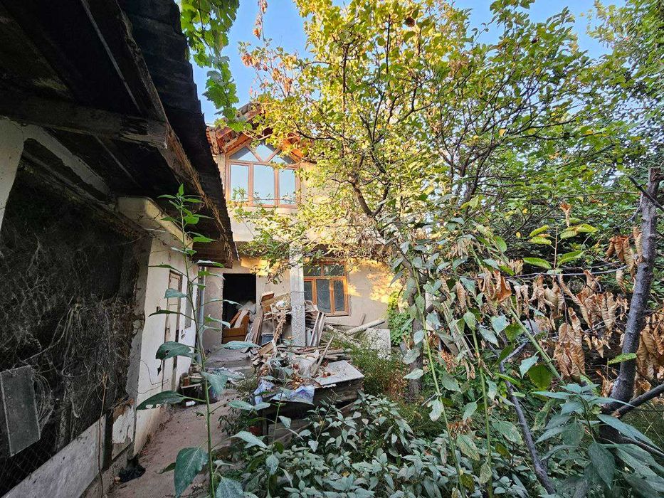 Продам участок  3,5 сотки в Юнус-Абад. р-не, ориентир ТашТюрьма