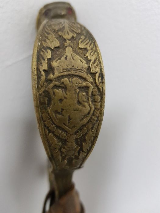 Българска офицерска сабя ДКВ ("до края на войната"). От 1940те години.