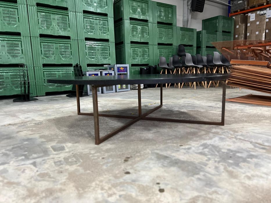 Scenă podium(concert, premiere, prezentare) diametru 2,5m și H 0,5m