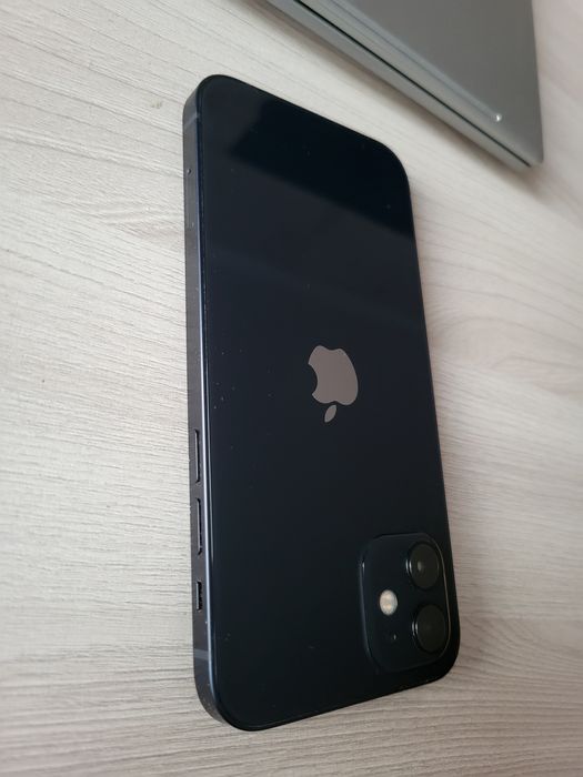 Айфон 12. 64 гб. Акб 80 %