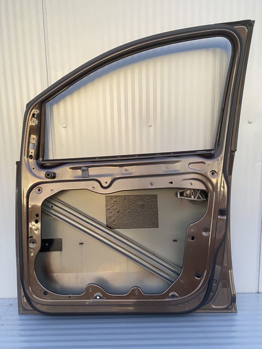 Usa Dr fata vw Touran 2011-2015 cod de culoare LH8Z