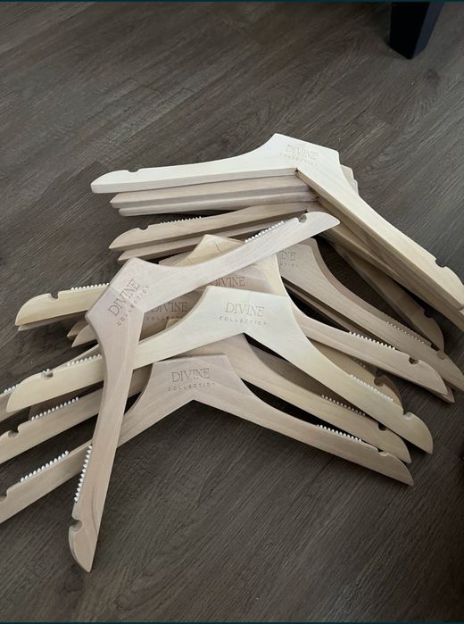 Продам вешалки и плечики