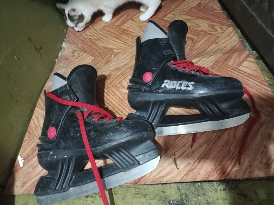 Продам ролики и коньки