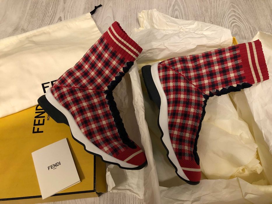 gen balenciaga soseta dama 37 si 39 full box, retail price 620 euro