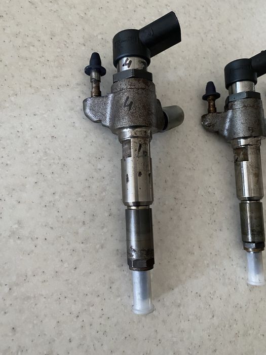 Дюзи 2 броя Citroen C4  2011  перфектно работещи