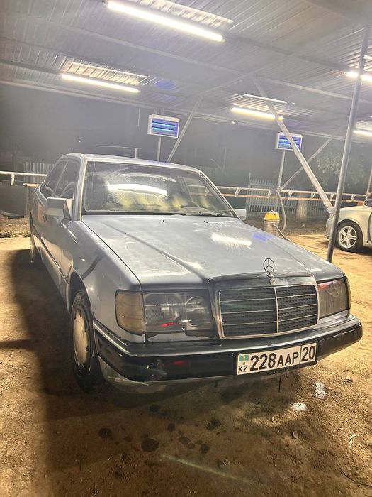 Мерс 124 E 260  автомат