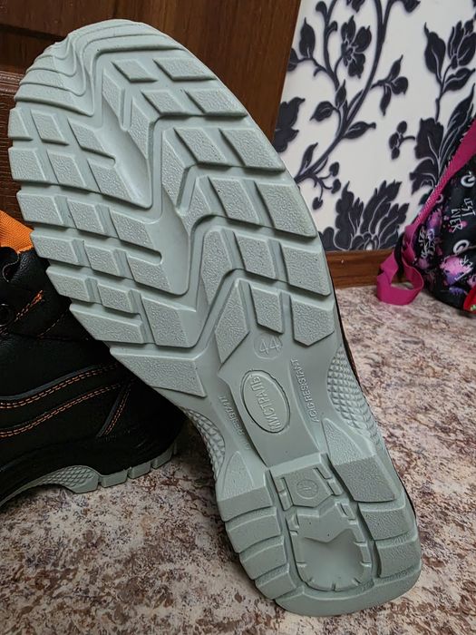 Продаю Рабочие ботинки МИСТРАЛЬ