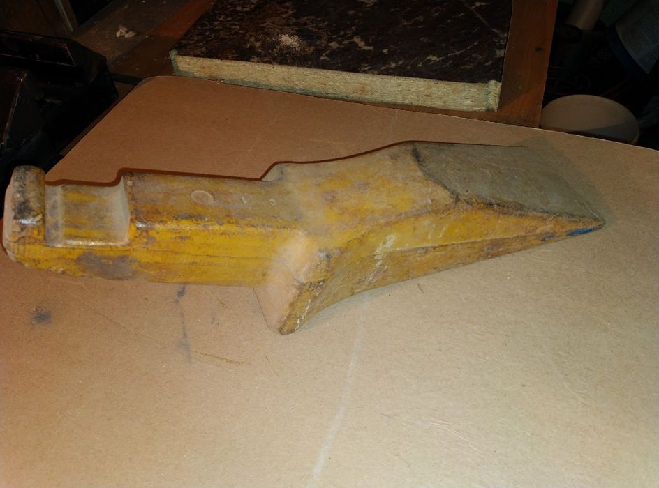 Запчасти на эсковатор