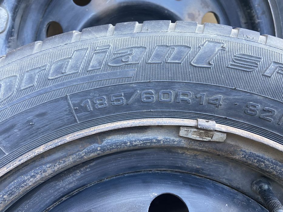 Продам Шины с дисками 4 шт летние