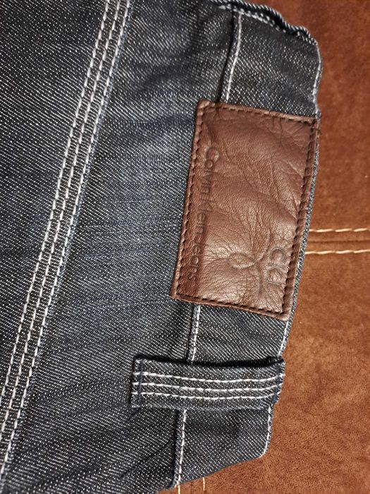 Оригинални дънки на Calvin Klein