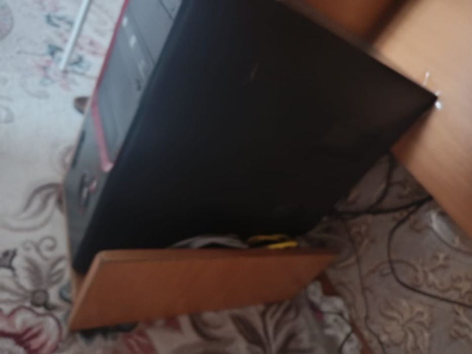 Продаем компьютер с компютерным столом