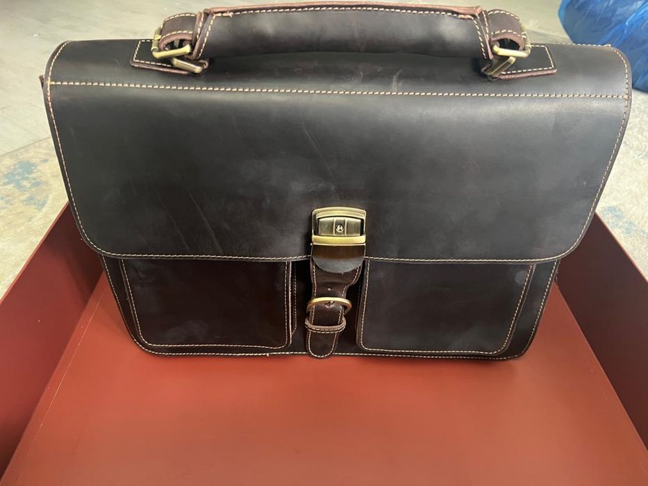 Портфель кожаный брендированный