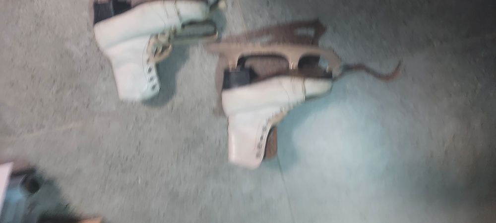 Продам детские коньки