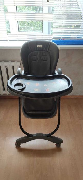 Детский стул для кормления ребенка