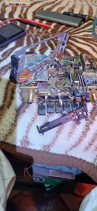 radio casetofon auto philips eindhoven22ac 807 curele noi