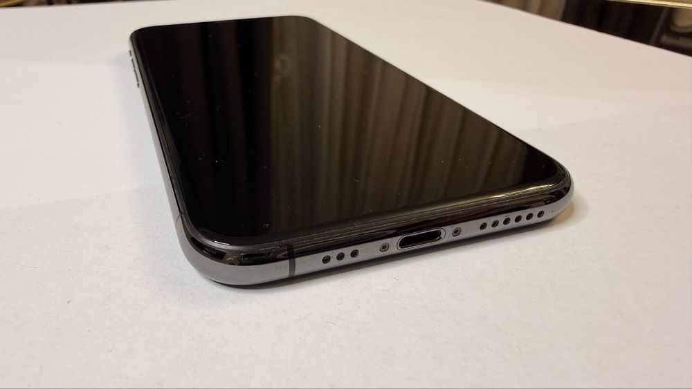 iPhone 11 pro 64 gb 80% baterie