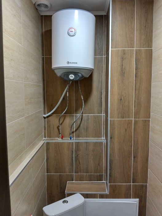 Продава луксозен тристаен апартамент