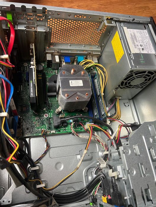 Продавам перфектно работещ компютър
i5-4670 CPU 3.40GHz
8GB RAM