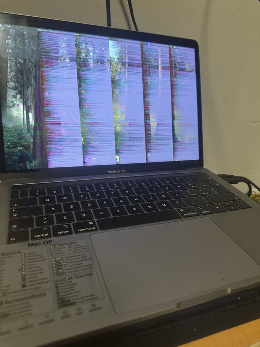 Vand macbook pro 2019 a1989 cititi descrierea
