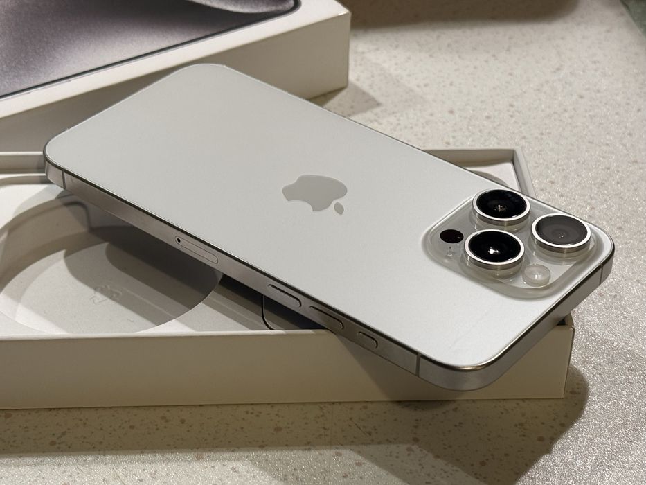 iPhone 15 Pro Max 256GB White Titanium – Като НОВ, 95% Батерия.