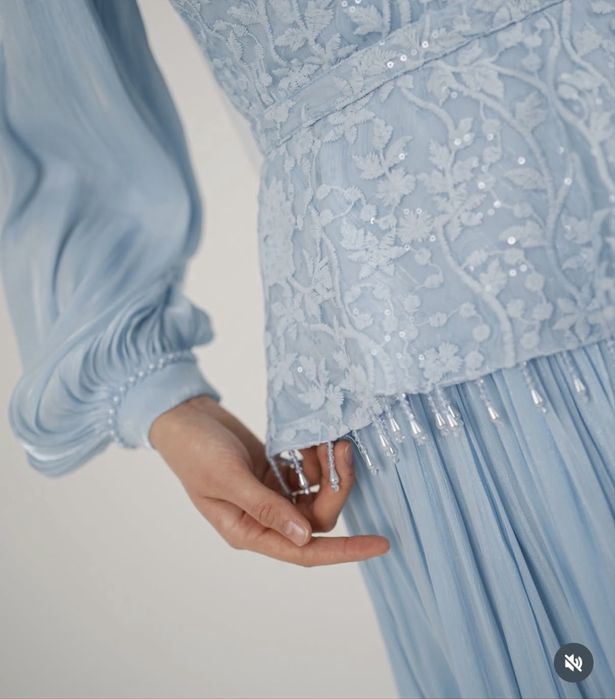 Платье нарядное.