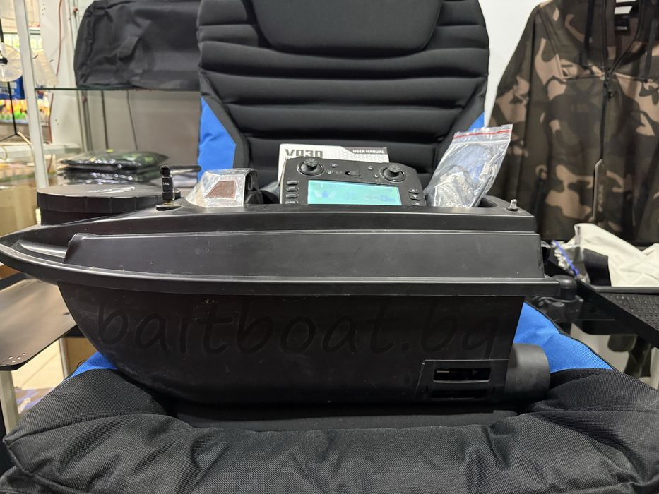 Лодка за захранка V030