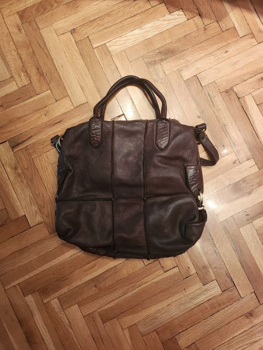 Естествена кожа и велур.