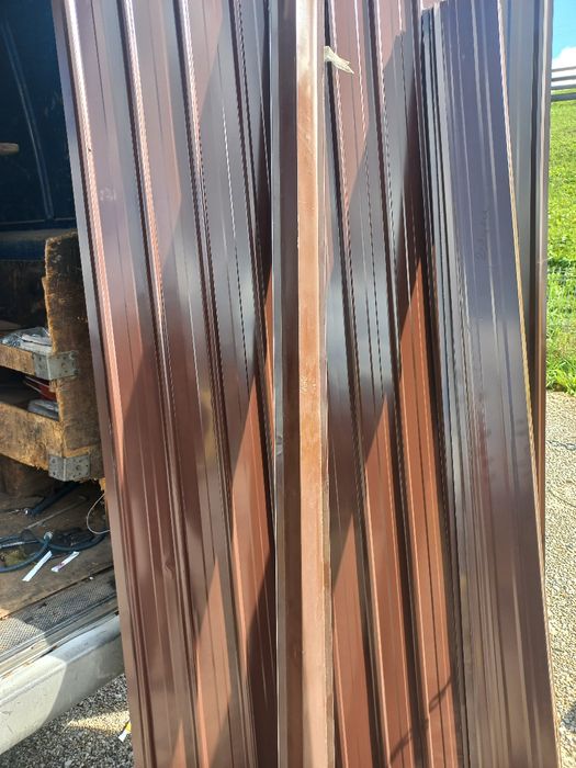 Tablă cutată colorata de acoperiș