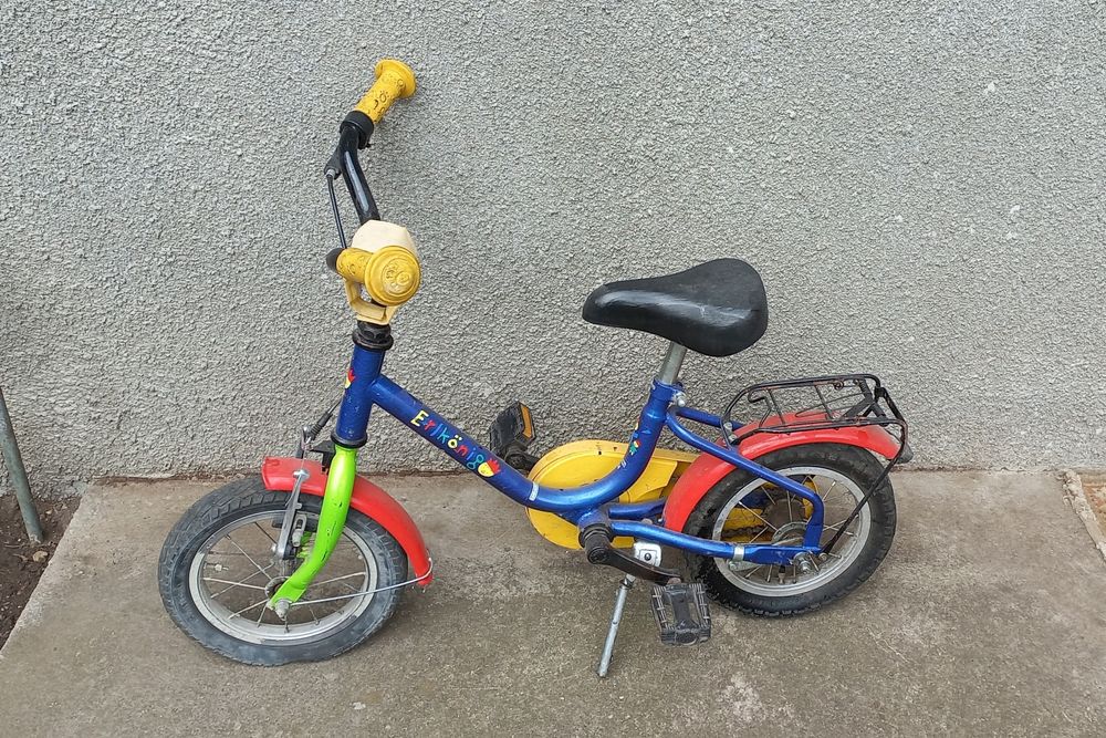 Vând bicicleta copii  3-5 ani