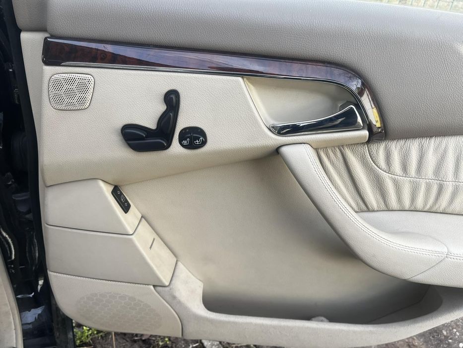 На части Mersedes S класа W220  320CDI  2004г