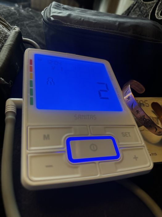 Уред за измерване на кръвното налягане и пулса SBM 47 и гривна