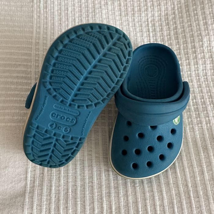 Crocsi marime 4 in stare ft buna
