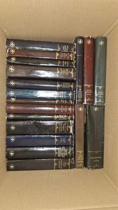Колекция от стари книги – продават се накуп