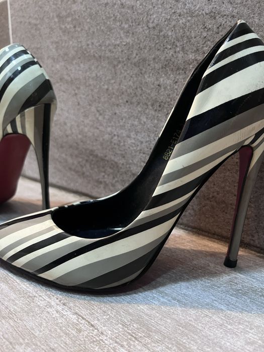 Женские туфли