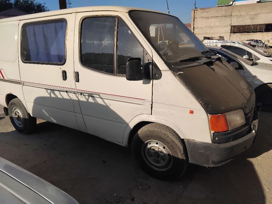 Ford tranzit sotiladi