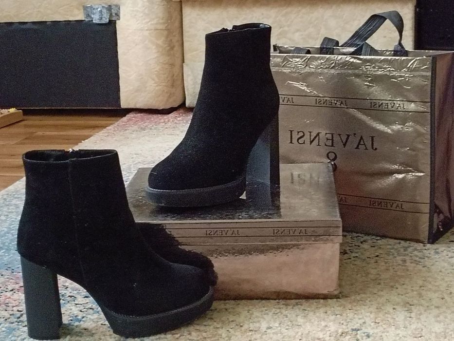 Продам красивые стильные полусапожки