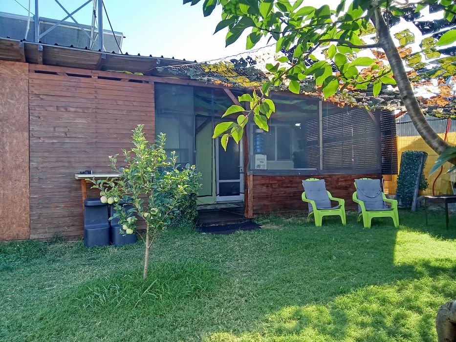 Дава под наем бунгало в Кариани до Канзас - 2500 евро/год.