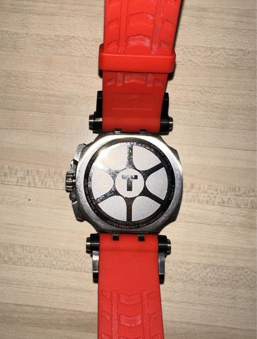 Продавам Tissot T-RACE Chronograph
