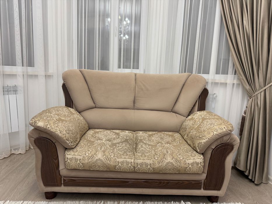 Продаю набор мягкой мебели
