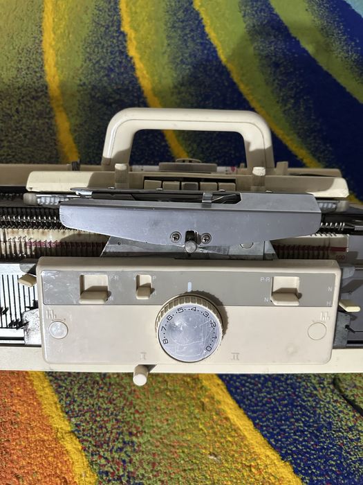 вязальная машинка продается