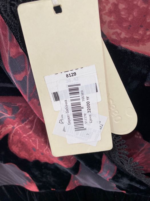 Прлдается новое платье. Турецкое