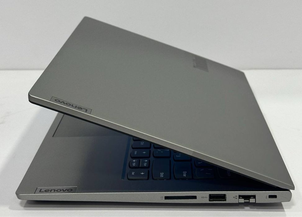 Lenovo thinkbook