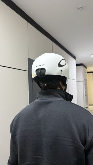 Продам Аэро шлем OAKLEY