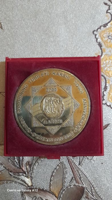 Продаются значки