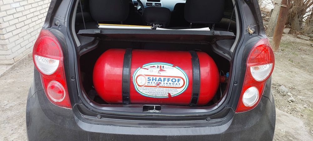 Спарк машина сотилади