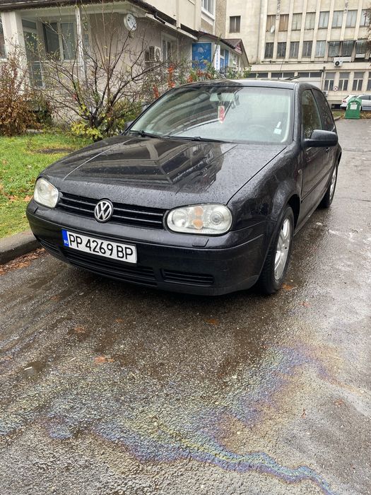 Продава се Golf 4 2.0 бензин