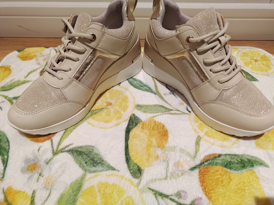 Pantofi casual-eleganti cu platforma
