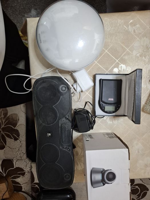 Vand  radio cu led de la Philips  .